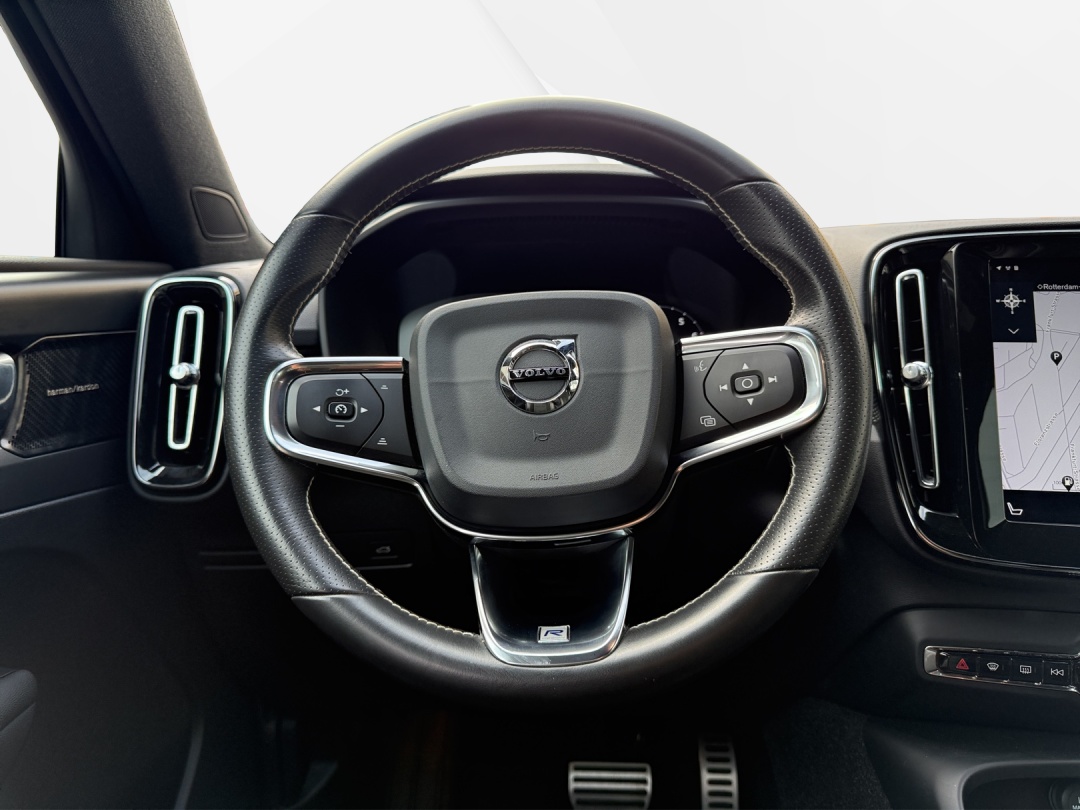 VOLVO XC40 T4 R-Design Geartronic-image-14