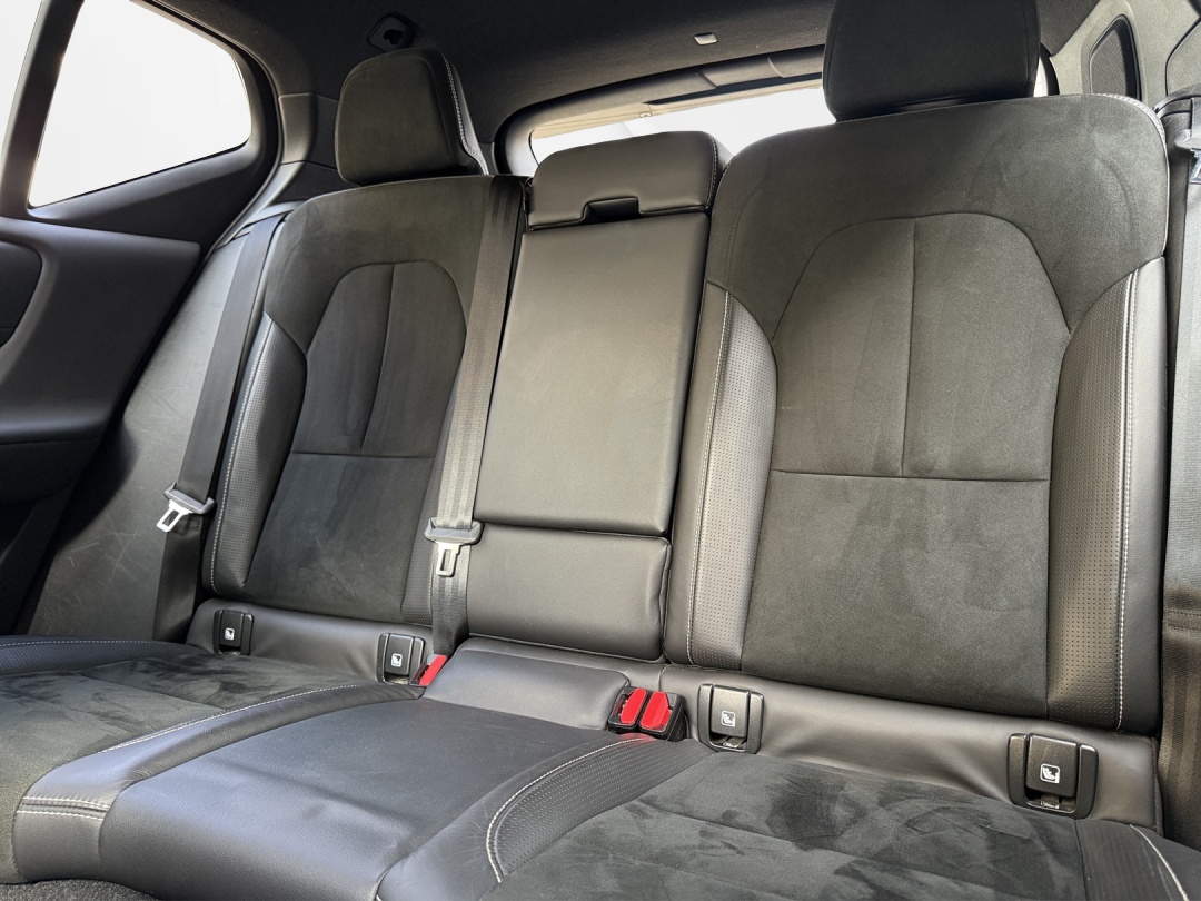 VOLVO XC40 T4 R-Design Geartronic-image-10