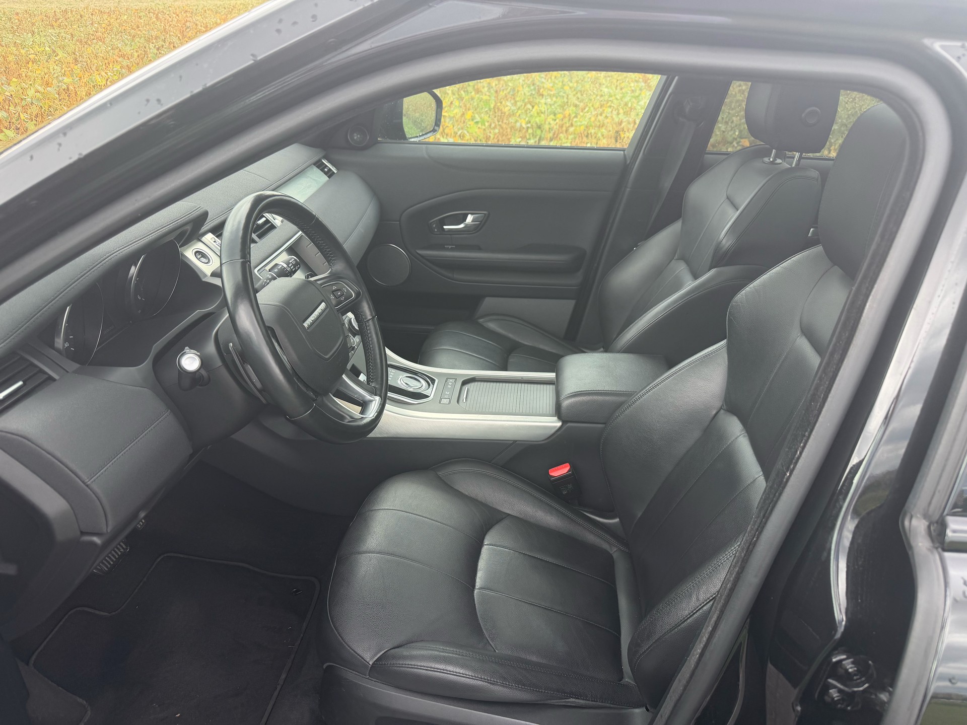 LAND ROVER Range Rover Evoque 2.0 TD4 SE-image-12