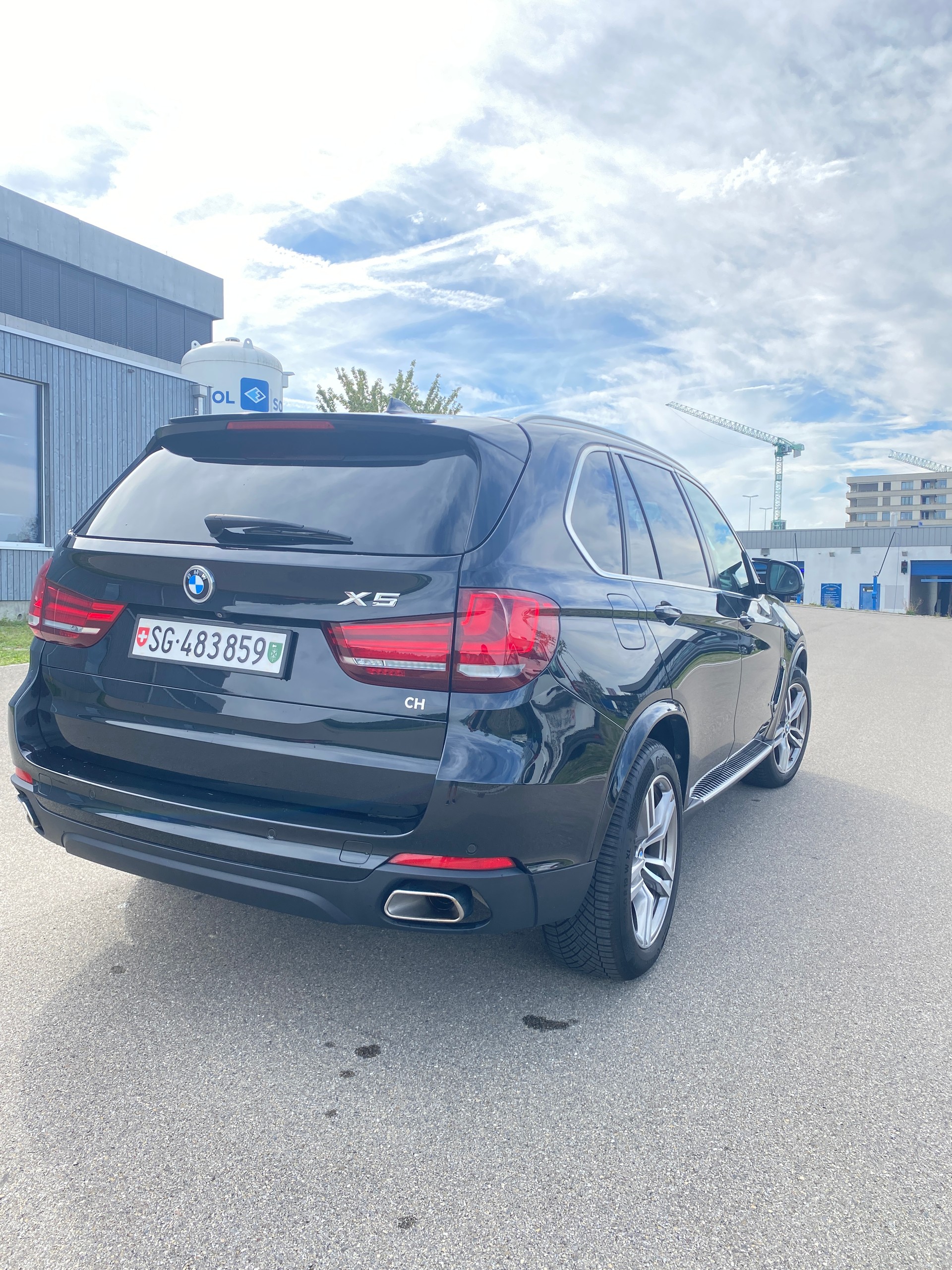 BMW 30d xDrive-image-2