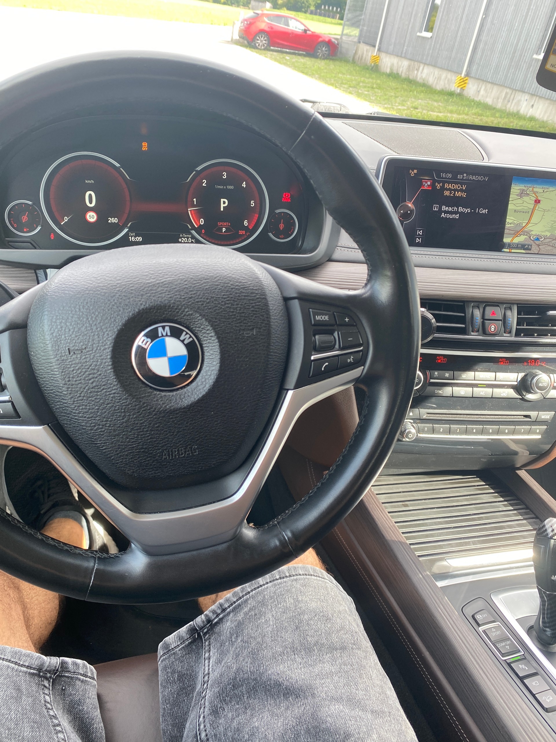 BMW 30d xDrive-image-4
