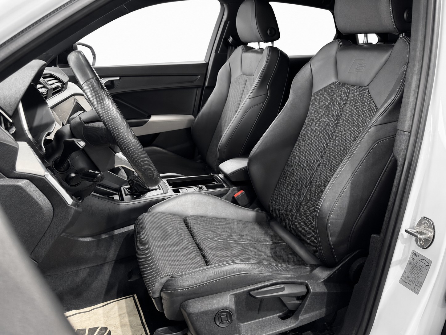AUDI Q3 Sportback 35 TFSI S line S-tronic * Anhängerkupplung * Garantie bis 03.2028 *-image-10