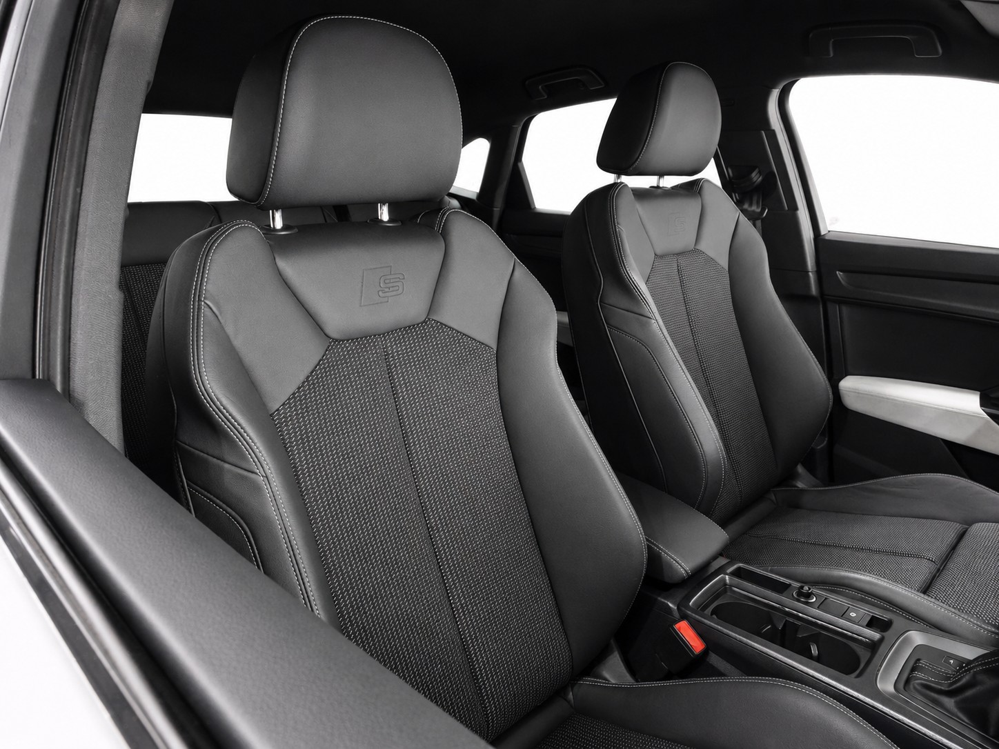AUDI Q3 Sportback 35 TFSI S line S-tronic * Anhängerkupplung * Garantie bis 03.2028 *-image-11