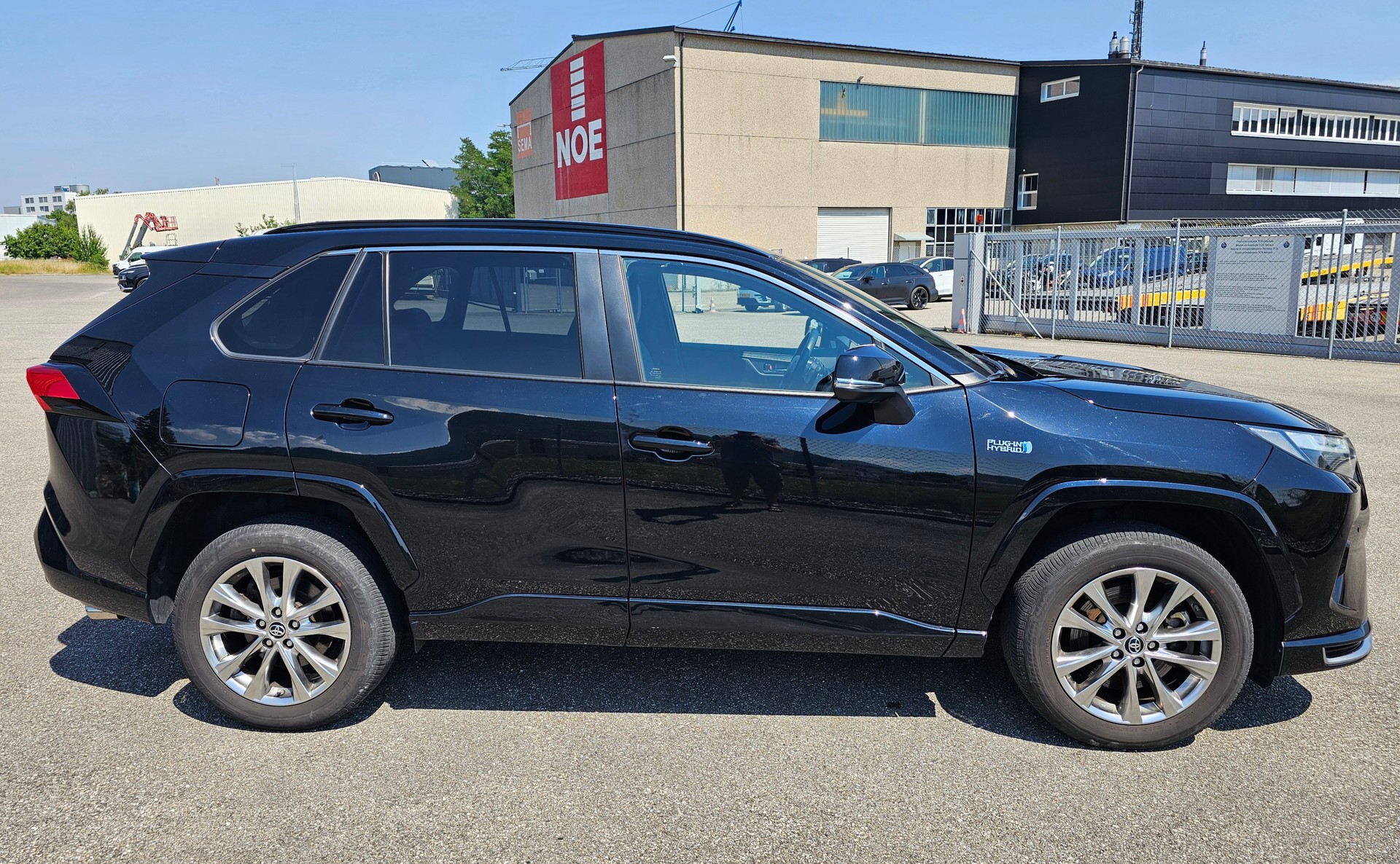 TOYOTA 2.5 Plug-In-Hybrid Platinum-image-3