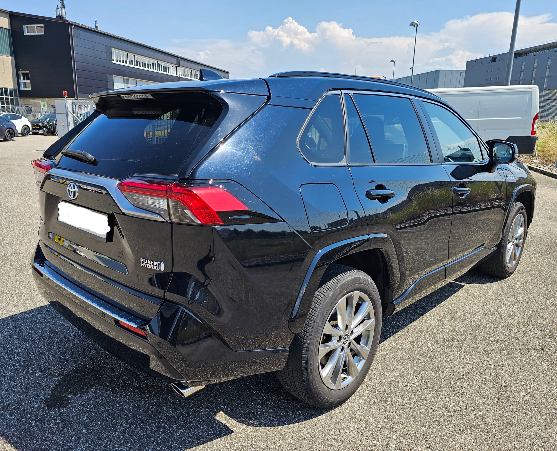 TOYOTA 2.5 Plug-In-Hybrid Platinum-image-2