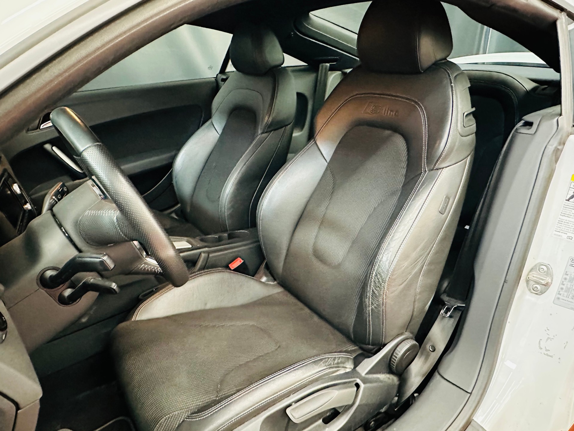 AUDI TT Coupé 1.8 TFSI-image-10