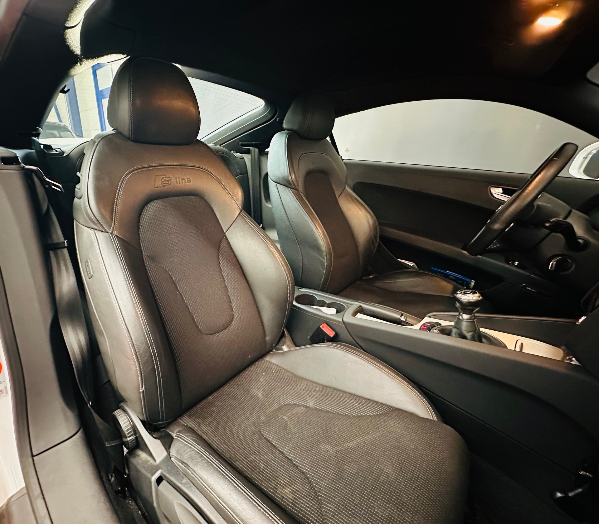 AUDI TT Coupé 1.8 TFSI-image-11