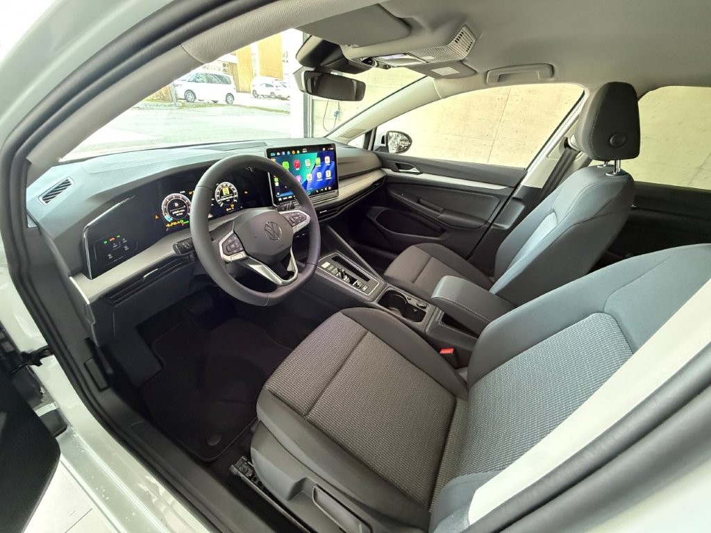 VW Golf 1.5 e TSI mHEV Basis DSG-image-10
