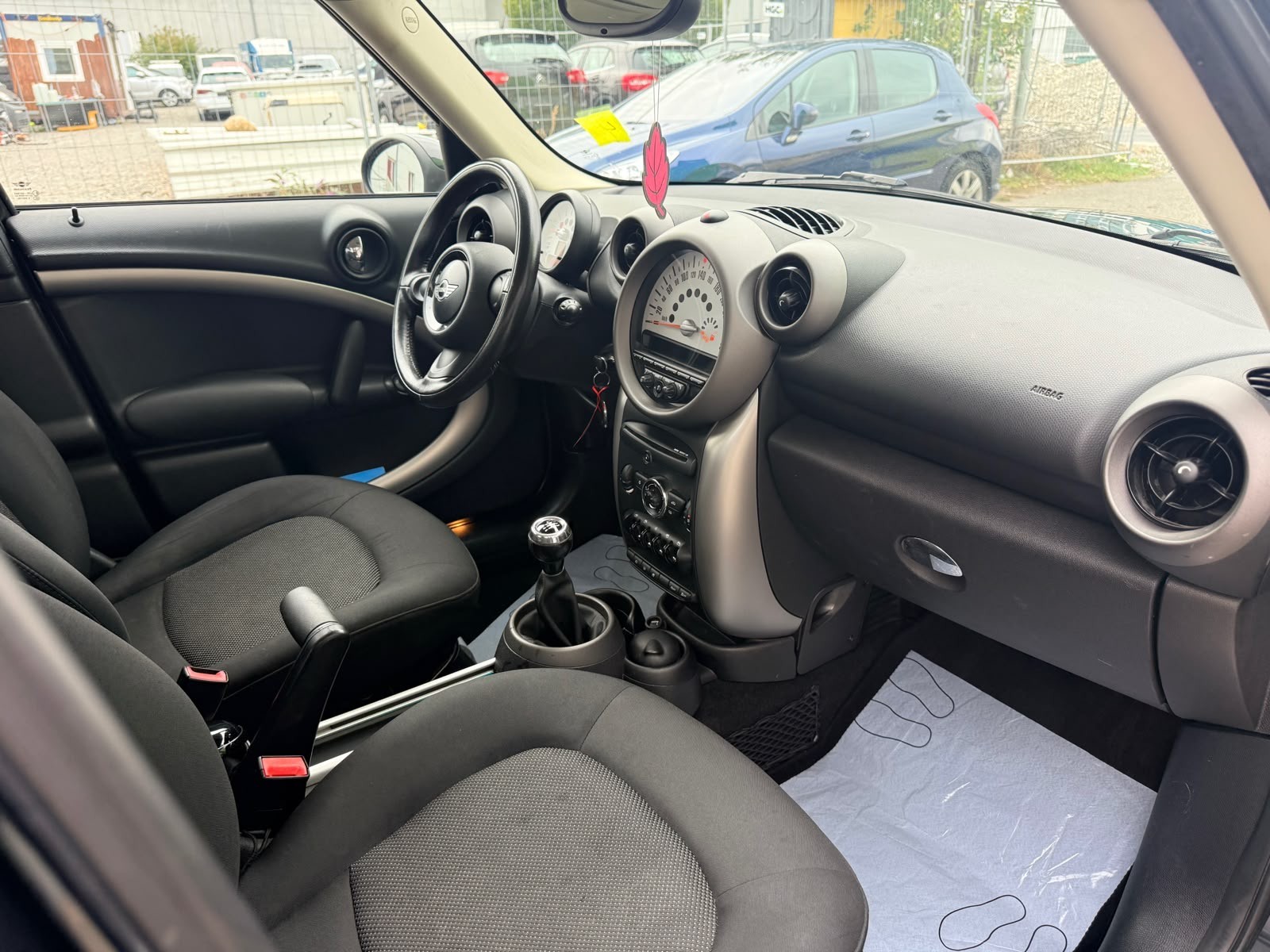 MINI Countryman One FWD-image-5