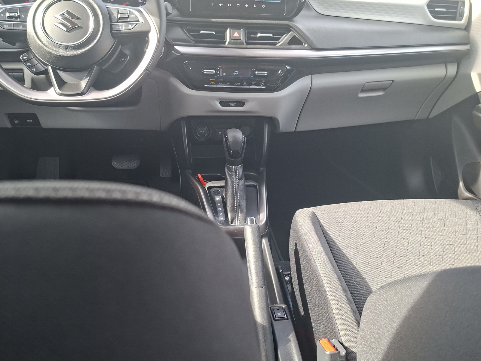SUZUKI Swift 1.2 Compact Top Hybrid-image-15