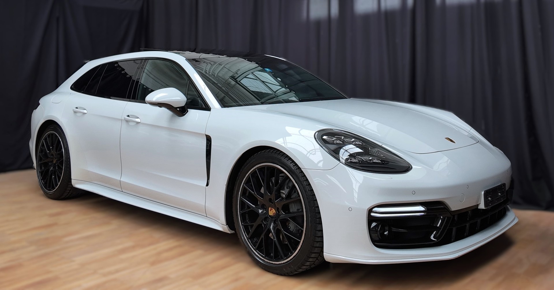 PORSCHE Panamera 4S Sport Turismo PDK Sport Chrono-image-1