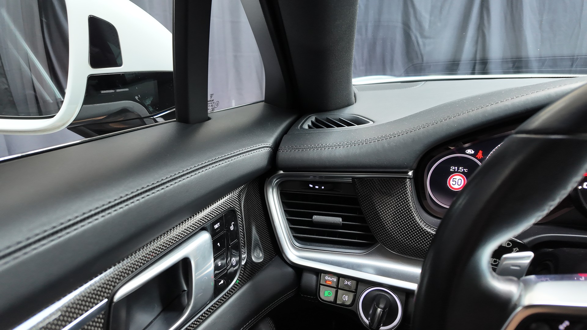 PORSCHE Panamera 4S Sport Turismo PDK Sport Chrono-image-11