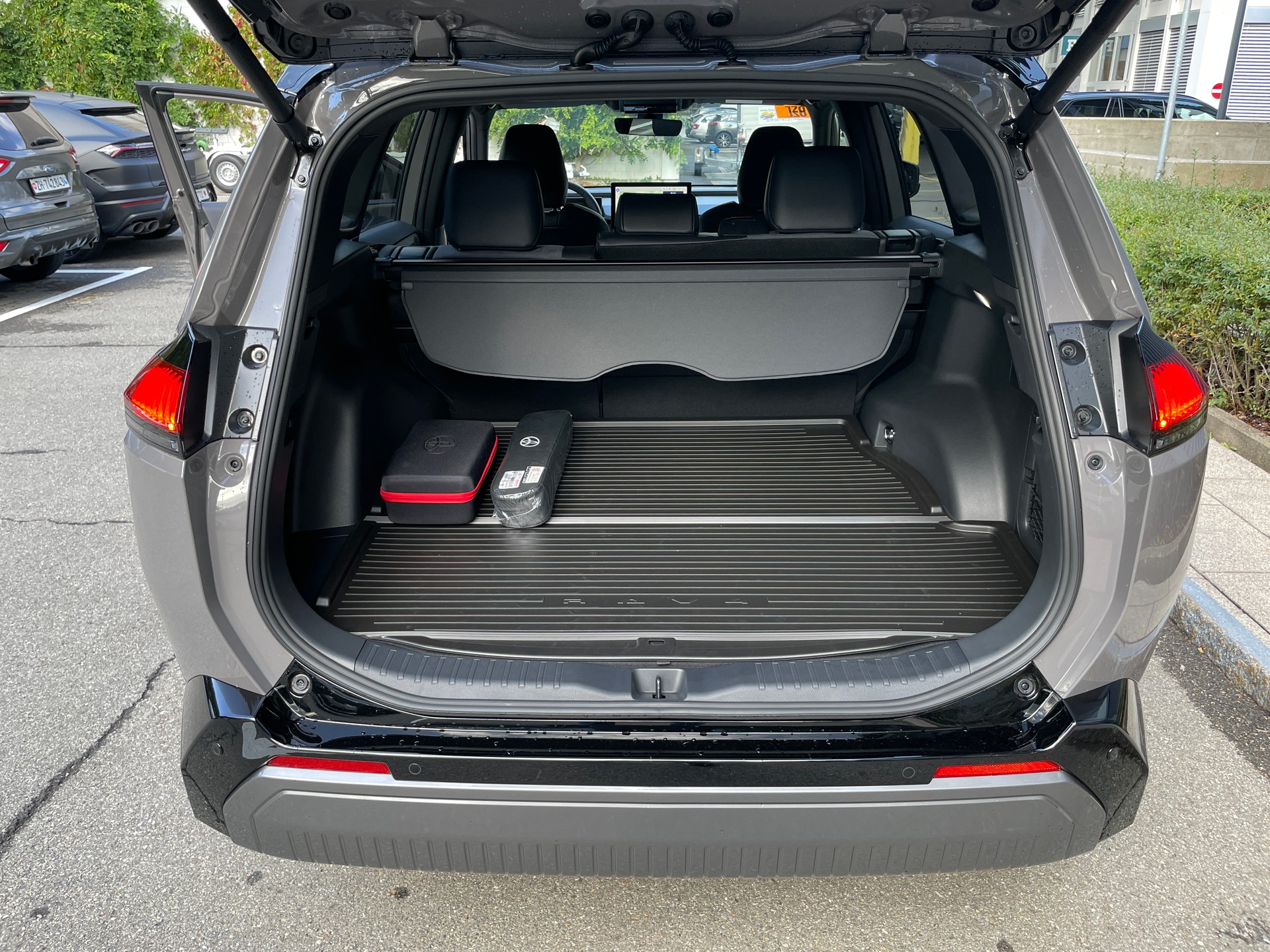 TOYOTA RAV-4 2.5 HSD Style e-CVT 4WD-image-4