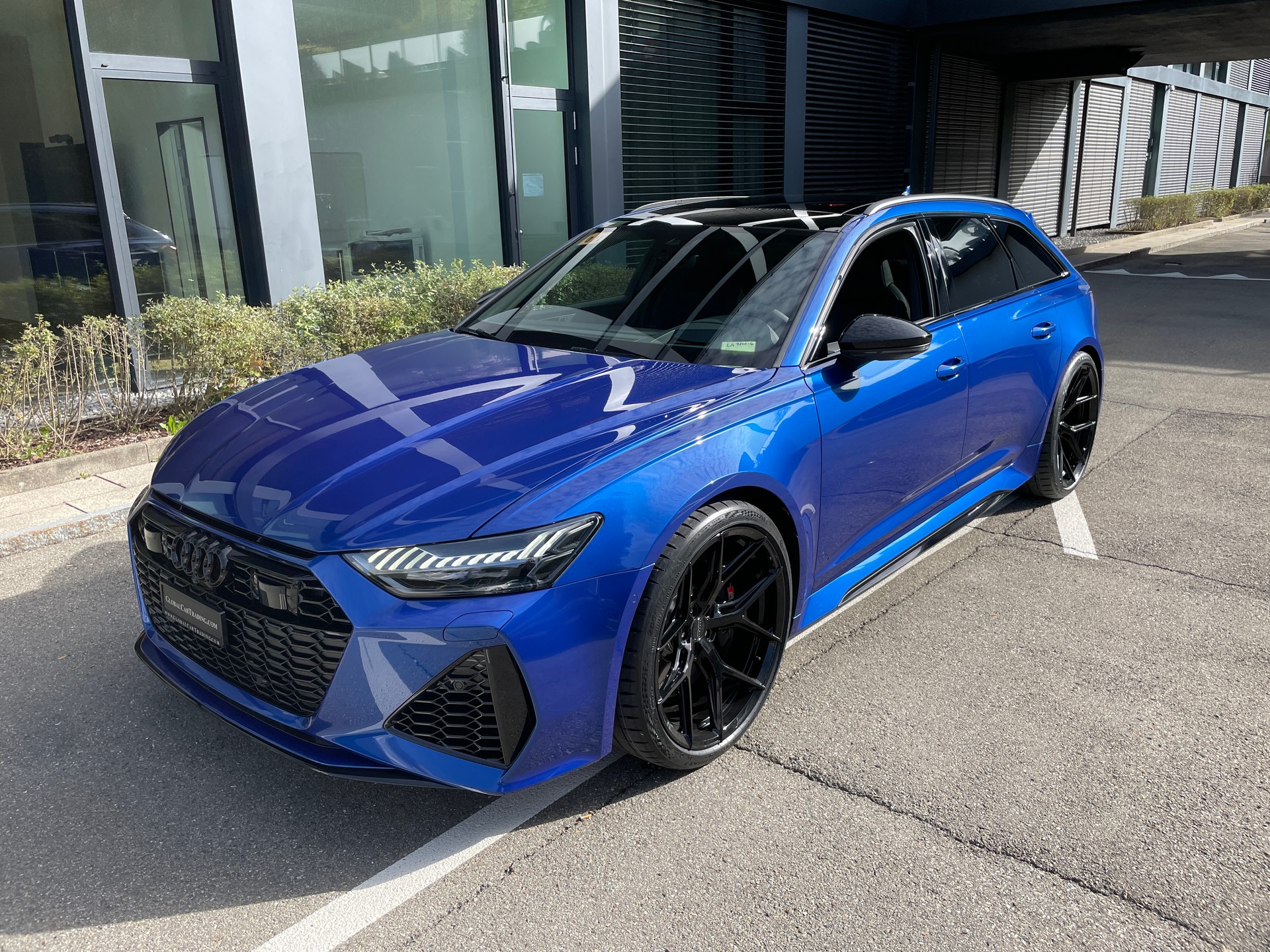 AUDI RS6 Avant 4.0 TFSI V8 quattro-image-0