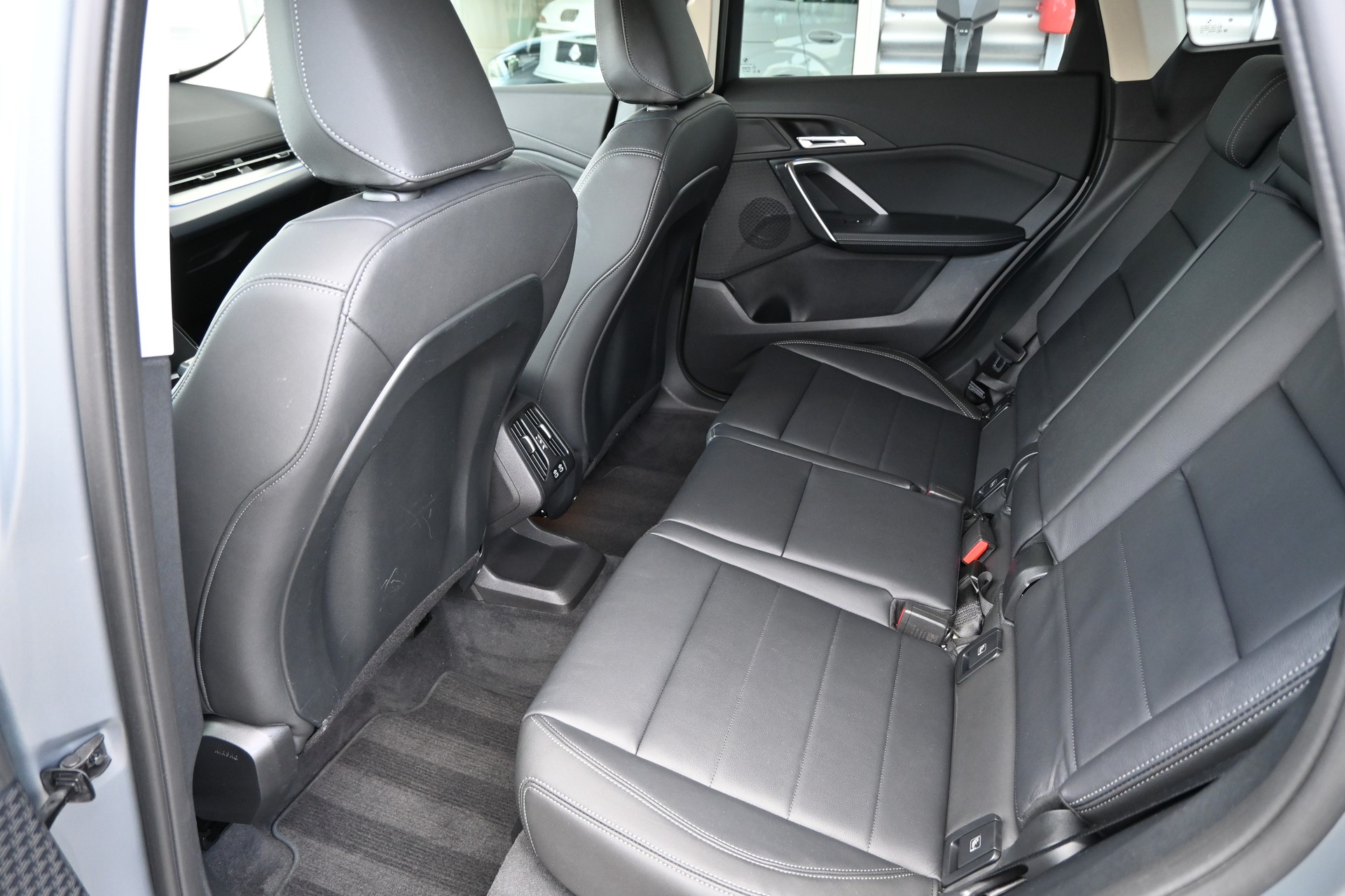 BMW X1 xDrive 23d 48V xLine 4X4 + AHK 2000kg-image-15