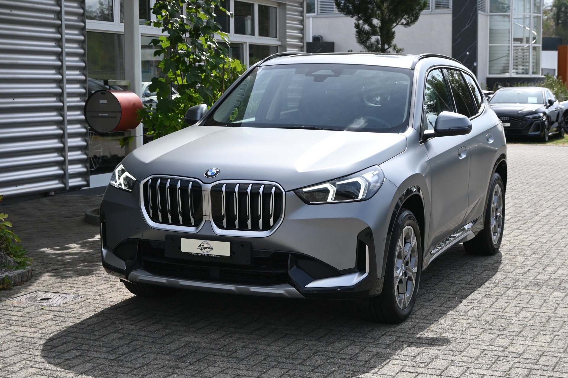 BMW X1 xDrive 23d 48V xLine 4X4 + AHK 2000kg-showroom-element-1