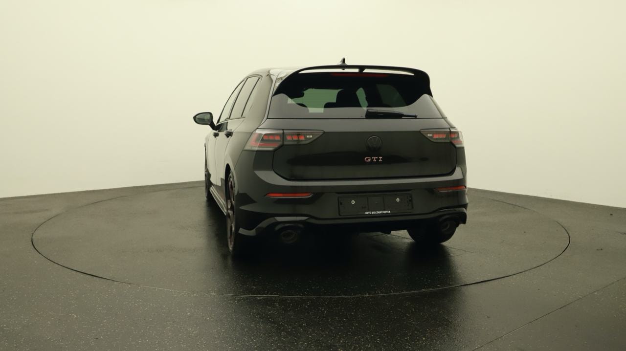 VW Golf 2.0 TSI GTI Edition 50 DSG-image-3