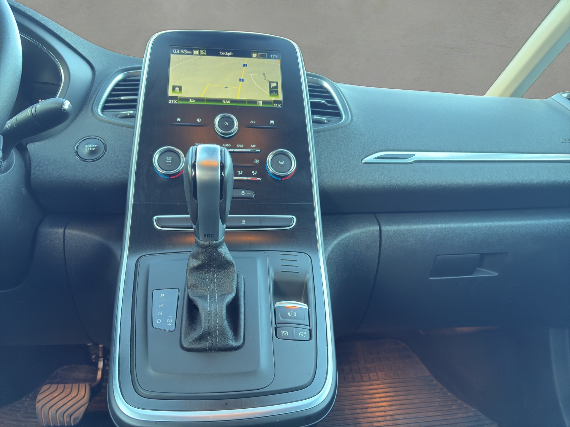 RENAULT Scénic 1.3 16V Turbo Intens EDC-image-13
