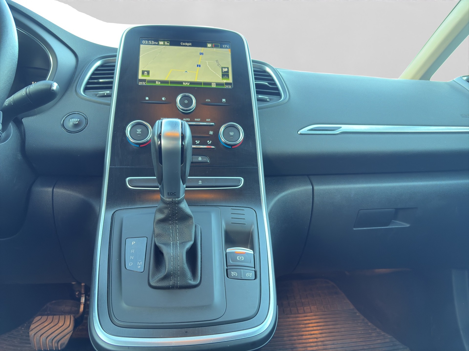 RENAULT Scénic 1.3 16V Turbo Intens EDC-image-13