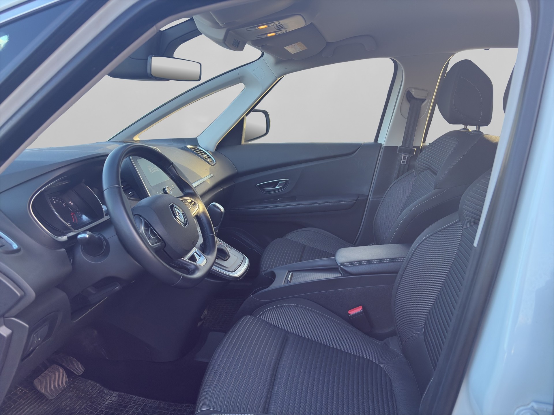 RENAULT Scénic 1.3 16V Turbo Intens EDC-image-8