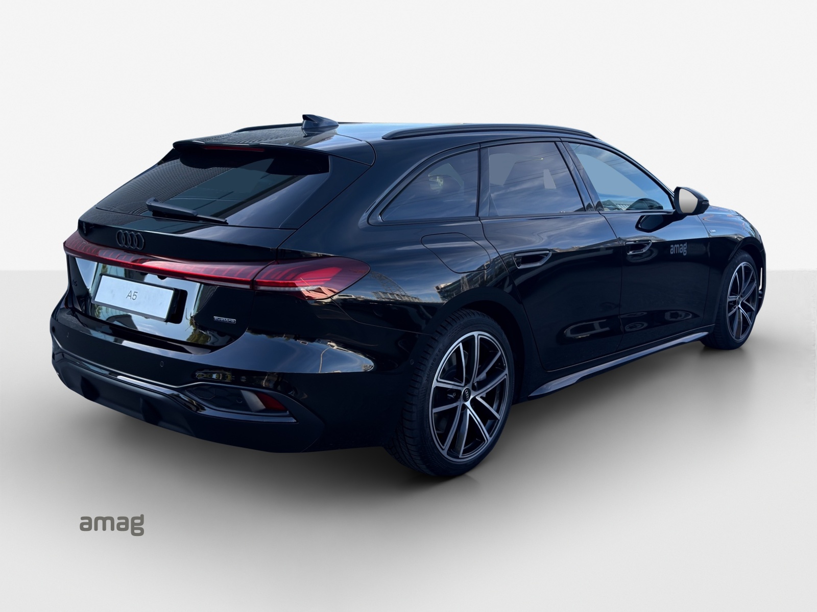 AUDI A5 Avant TDI quattro 150 kW Attraction S tronic-image-4