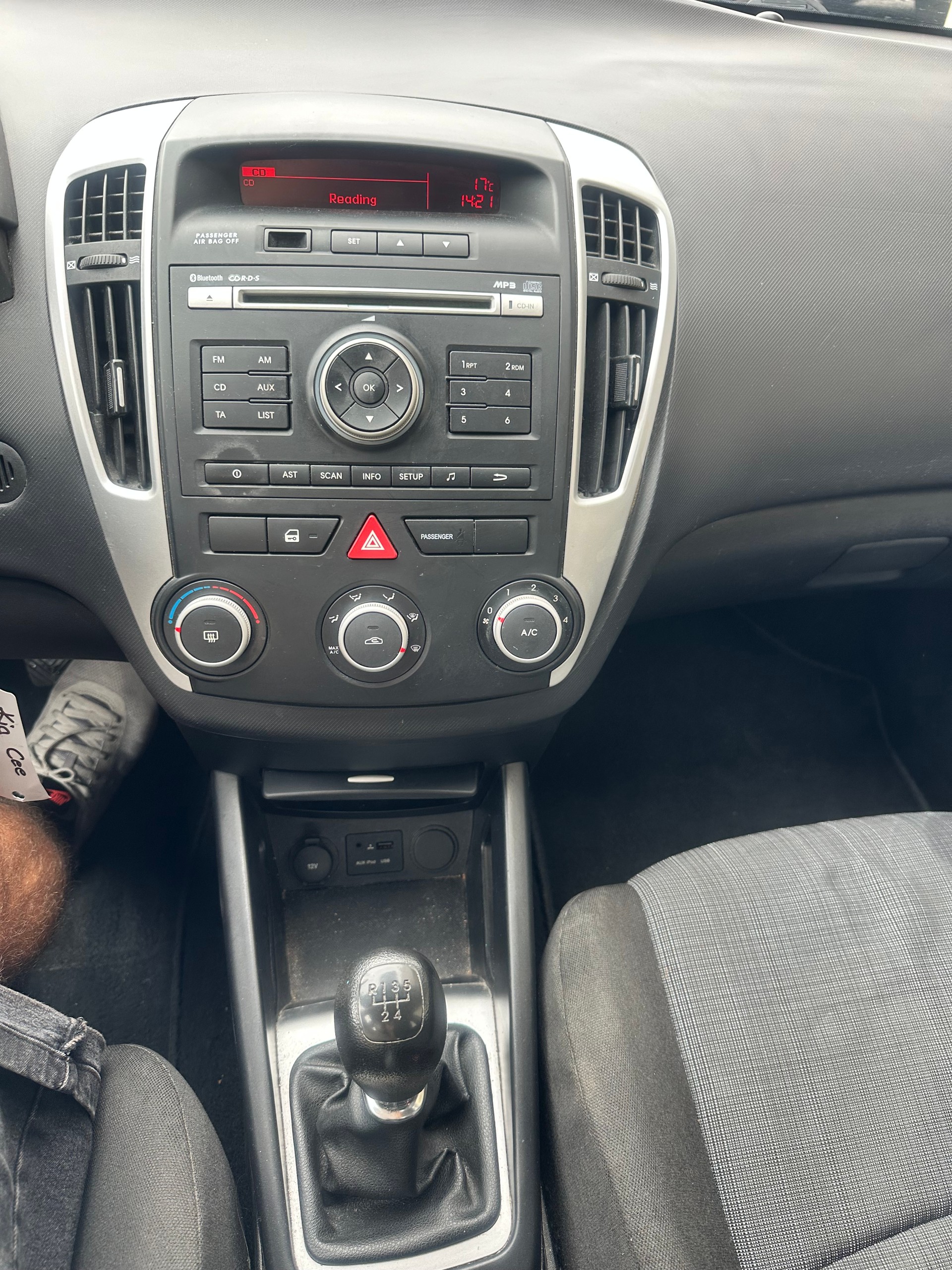 KIA Cee'd Sporty Wagon 1.4 16V Basic-image-9