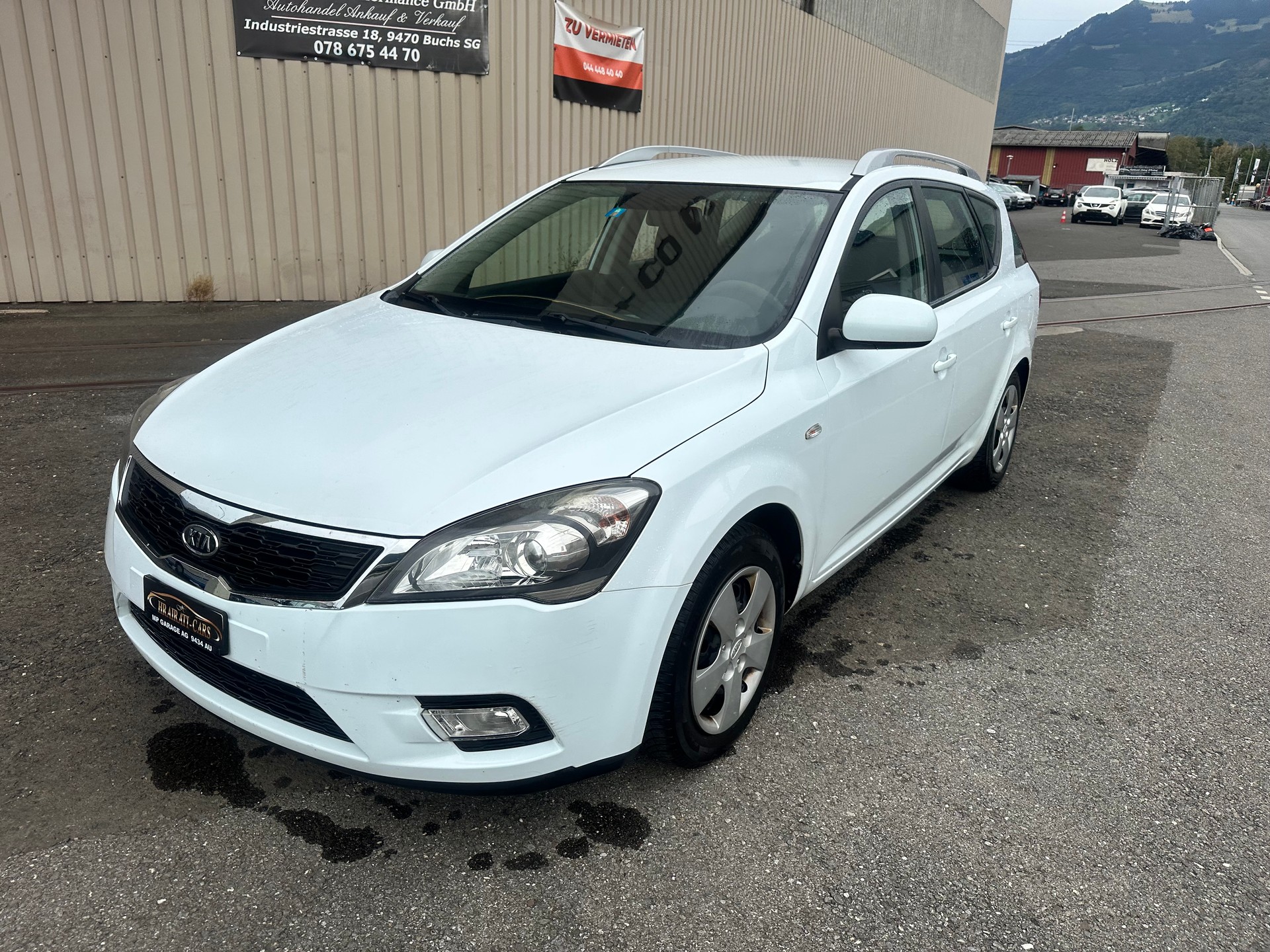 KIA Cee'd Sporty Wagon 1.4 16V Basic-image-2