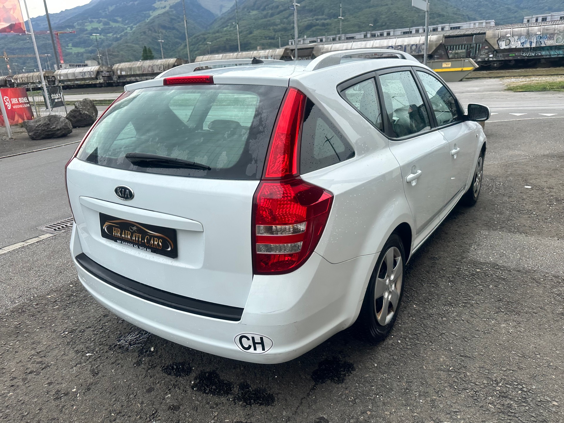 KIA Cee'd Sporty Wagon 1.4 16V Basic-image-5