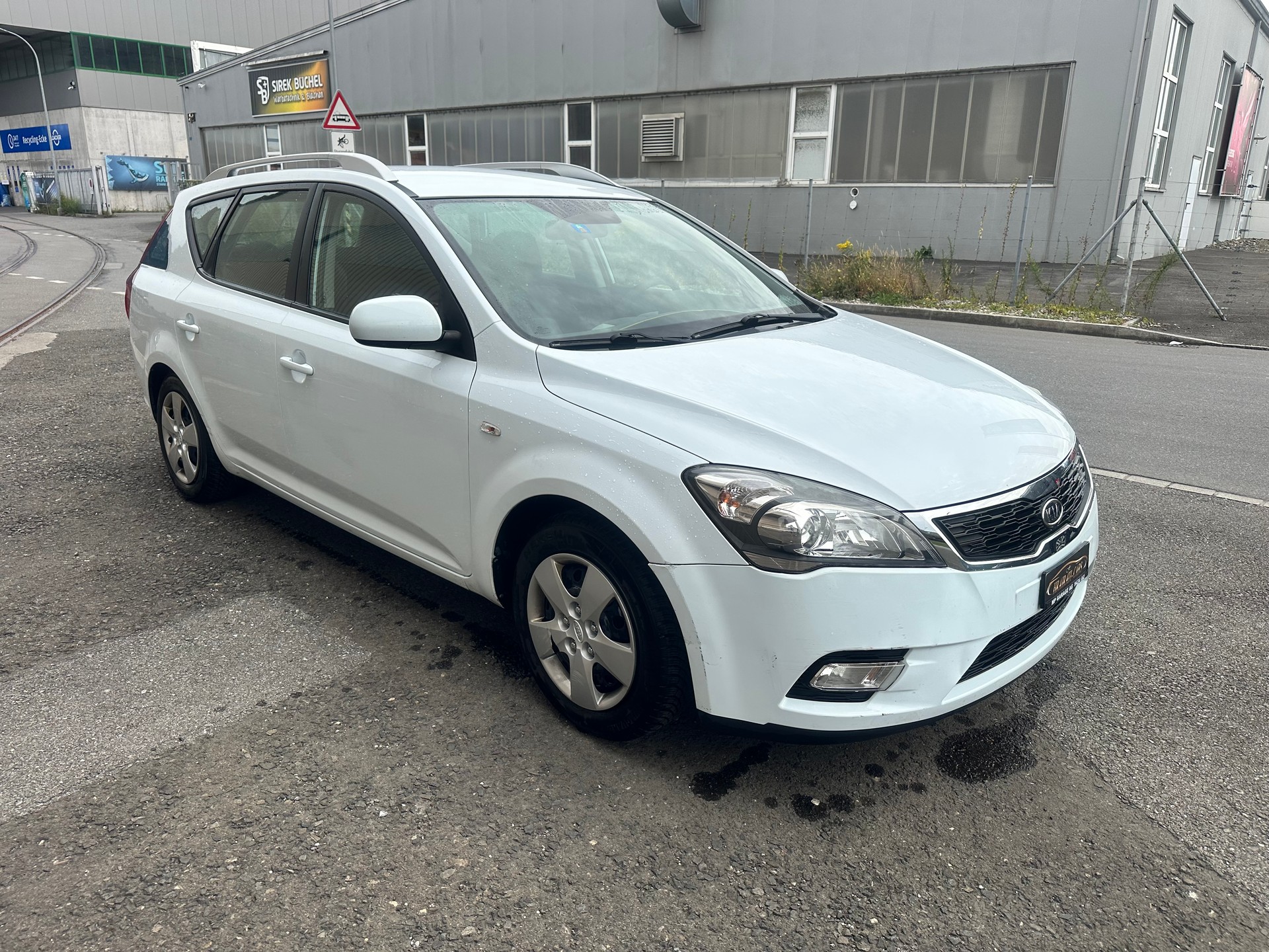KIA Cee'd Sporty Wagon 1.4 16V Basic-image-1