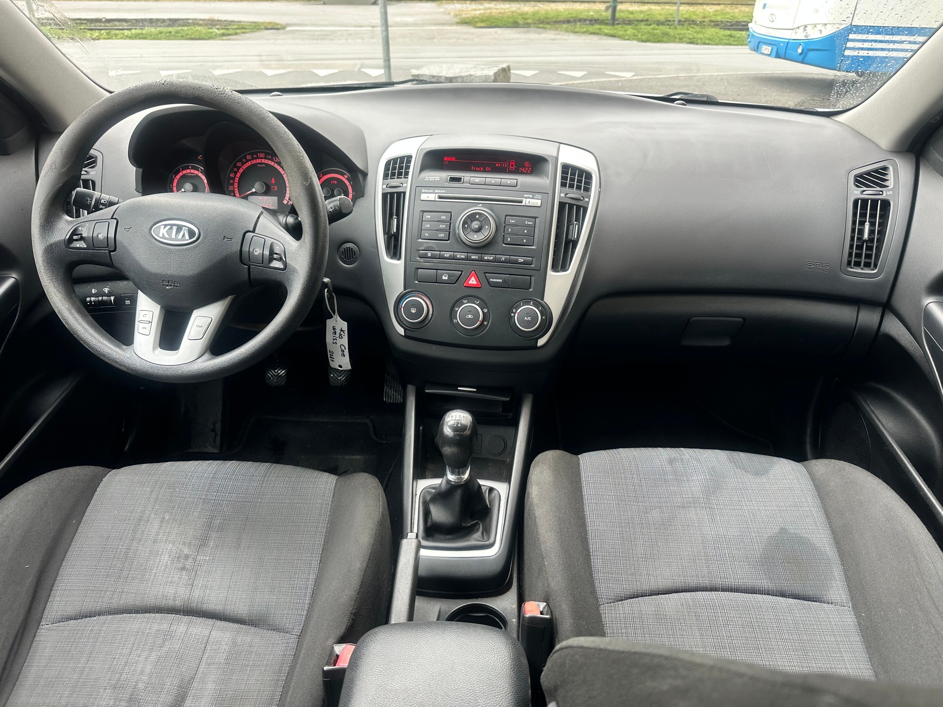 KIA Cee'd Sporty Wagon 1.4 16V Basic-image-8