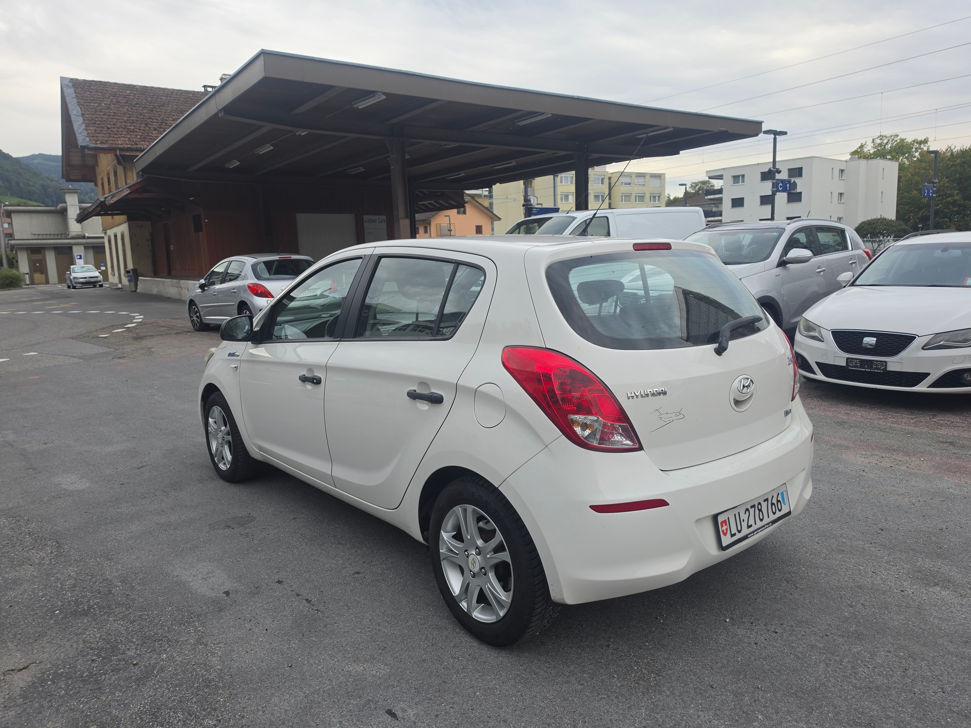 HYUNDAI i20 1.2 Comfort-image-4