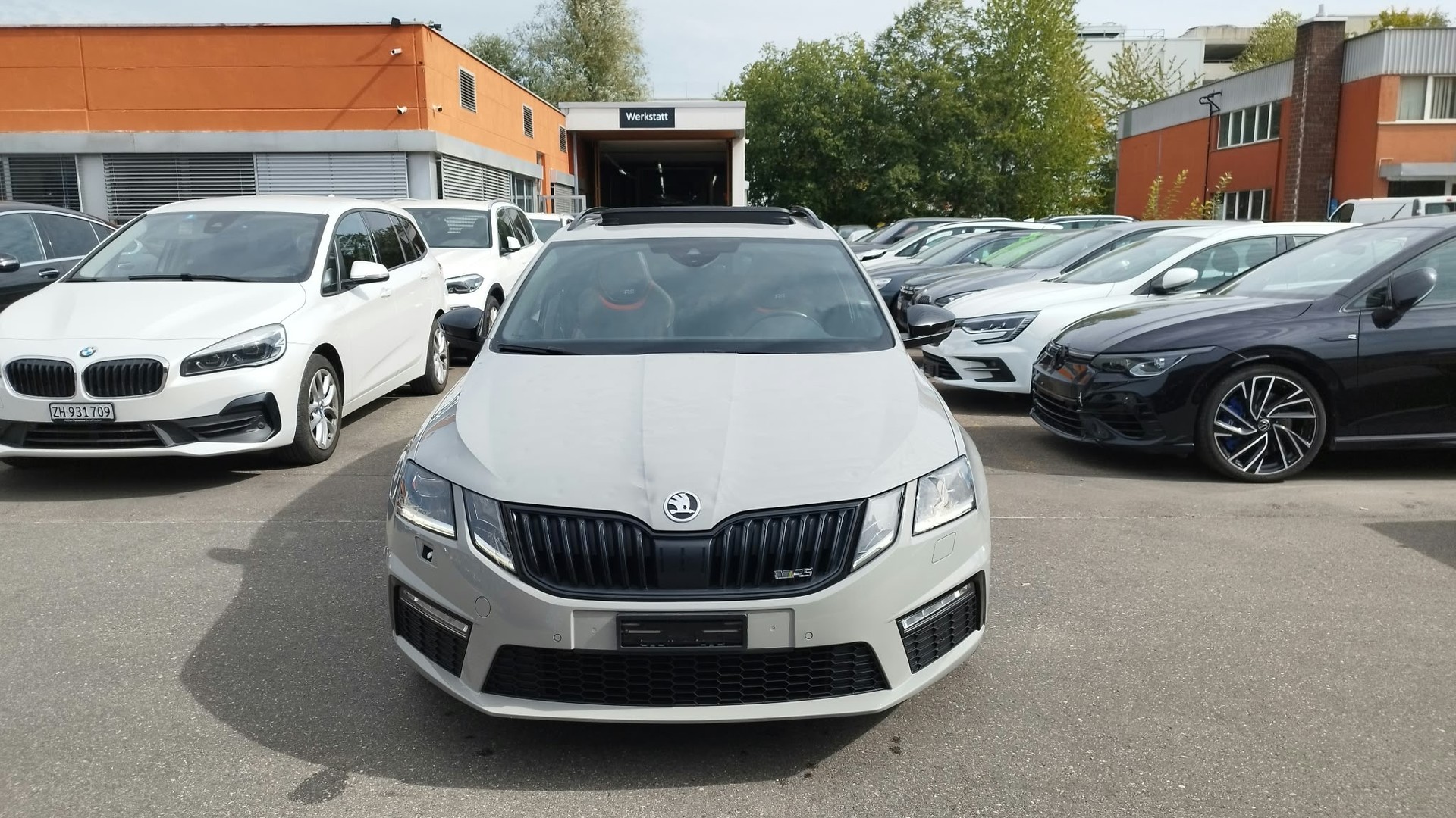 SKODA Octavia Combi 2.0 TSI RS DSG-image-2