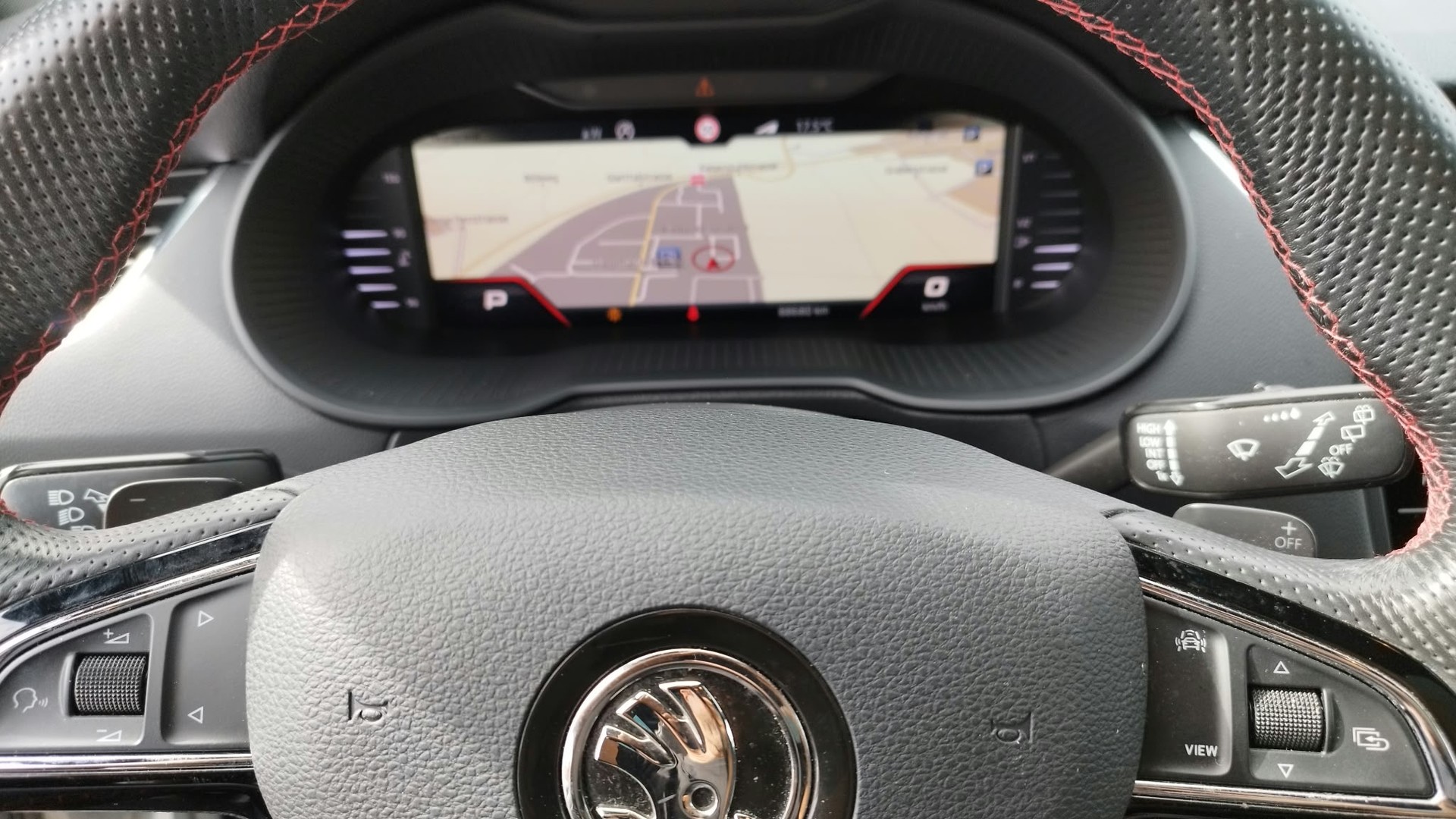 SKODA Octavia Combi 2.0 TSI RS DSG-image-10