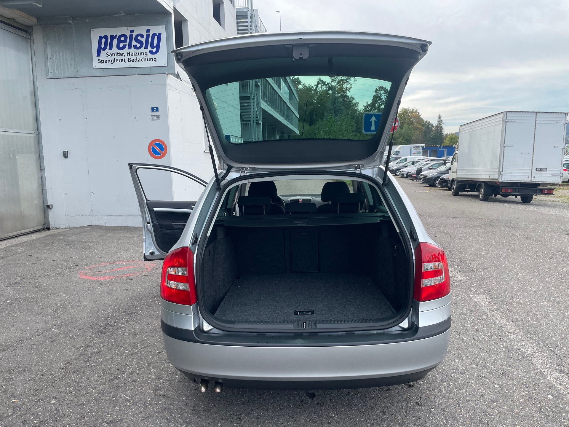 SKODA Octavia 1.9 TDI Swiss Ice Hockey 4x4-image-8