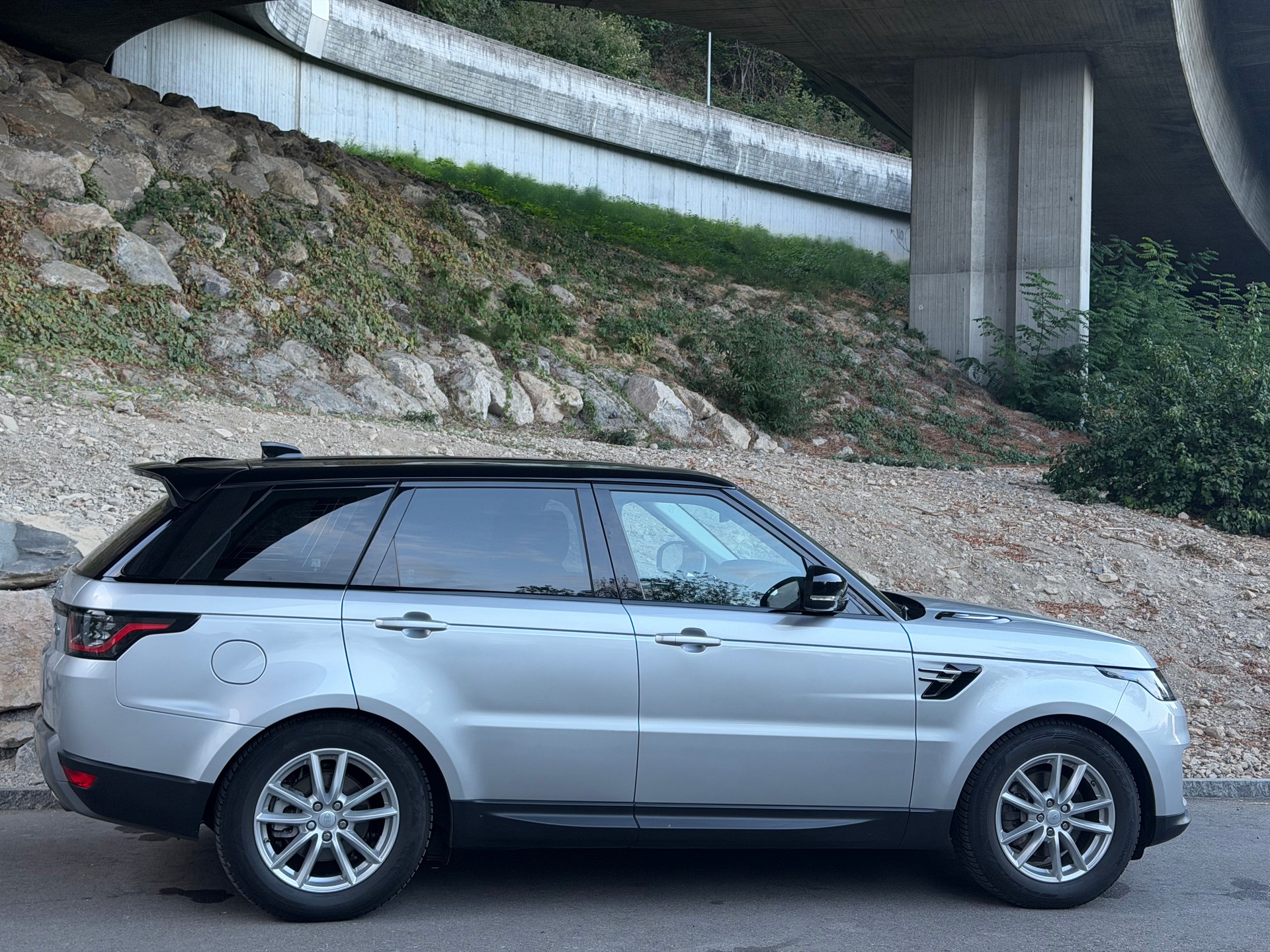 LAND ROVER Range Rover Sport 2.0 Si4 S Automatic-image-5