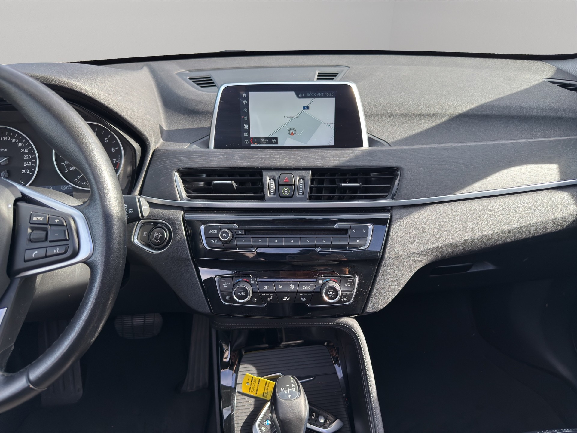 BMW X1 xDrive 20i xLine Steptronic-image-18