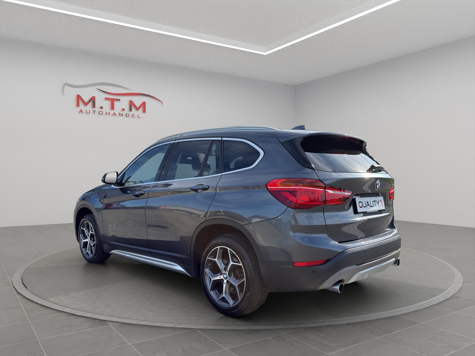 BMW X1 xDrive 20i xLine Steptronic-image-6