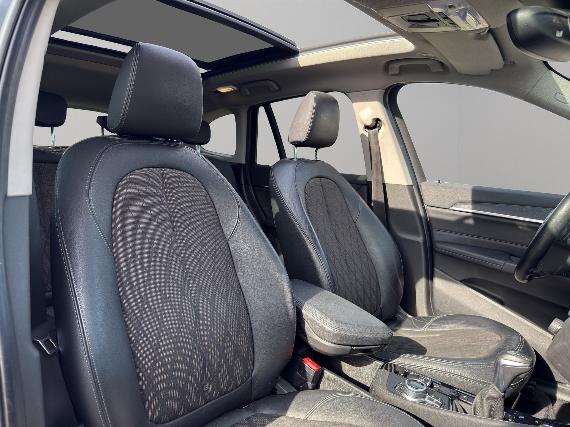 BMW X1 xDrive 20i xLine Steptronic-image-19
