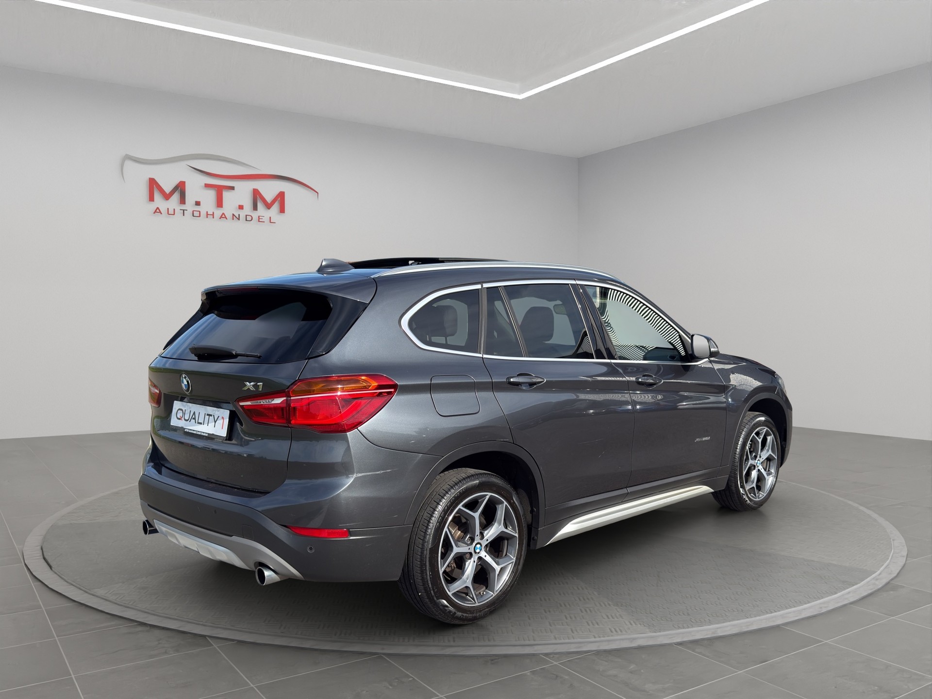BMW X1 xDrive 20i xLine Steptronic-image-9