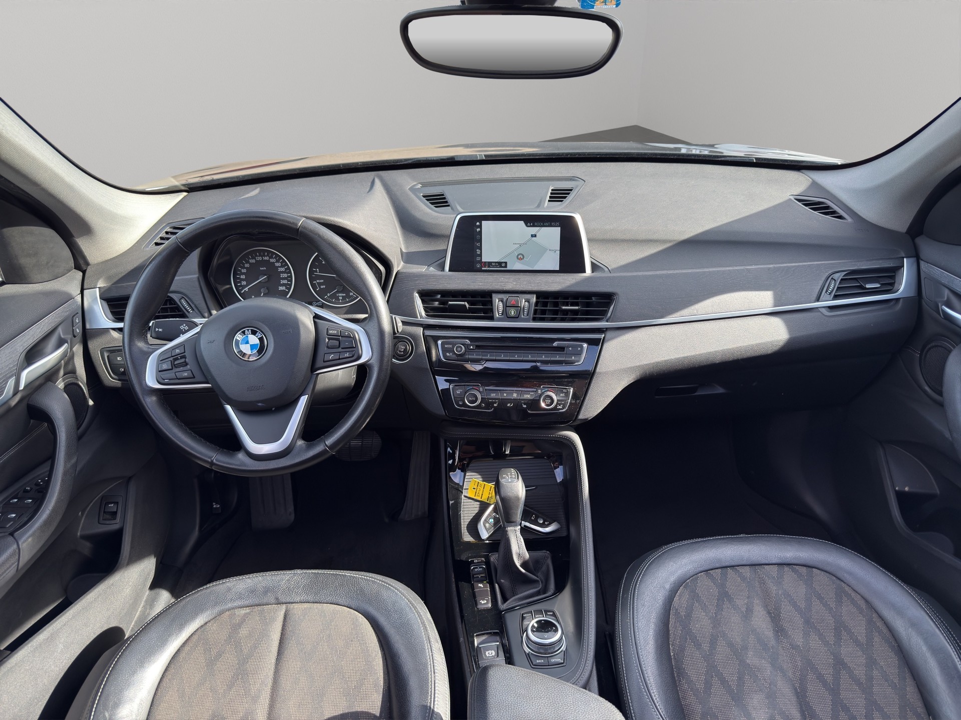 BMW X1 xDrive 20i xLine Steptronic-image-17