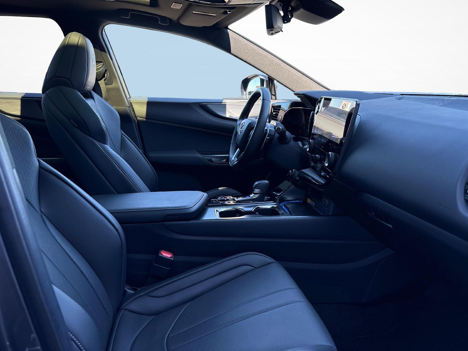 LEXUS NX 450h+ F-Sport-image-9