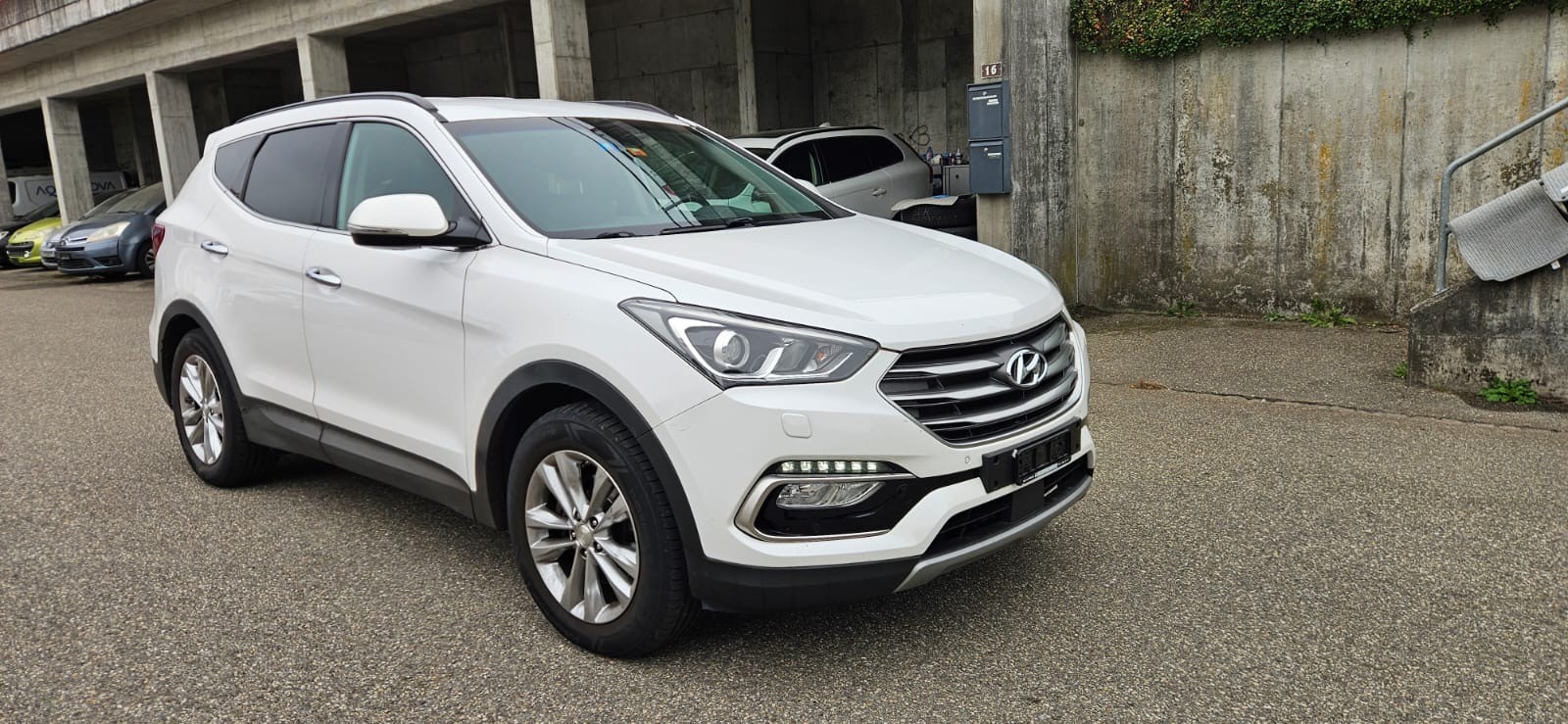 HYUNDAI Santa Fe 2.2 CRDI Vertex 4WD Automatic-image-4