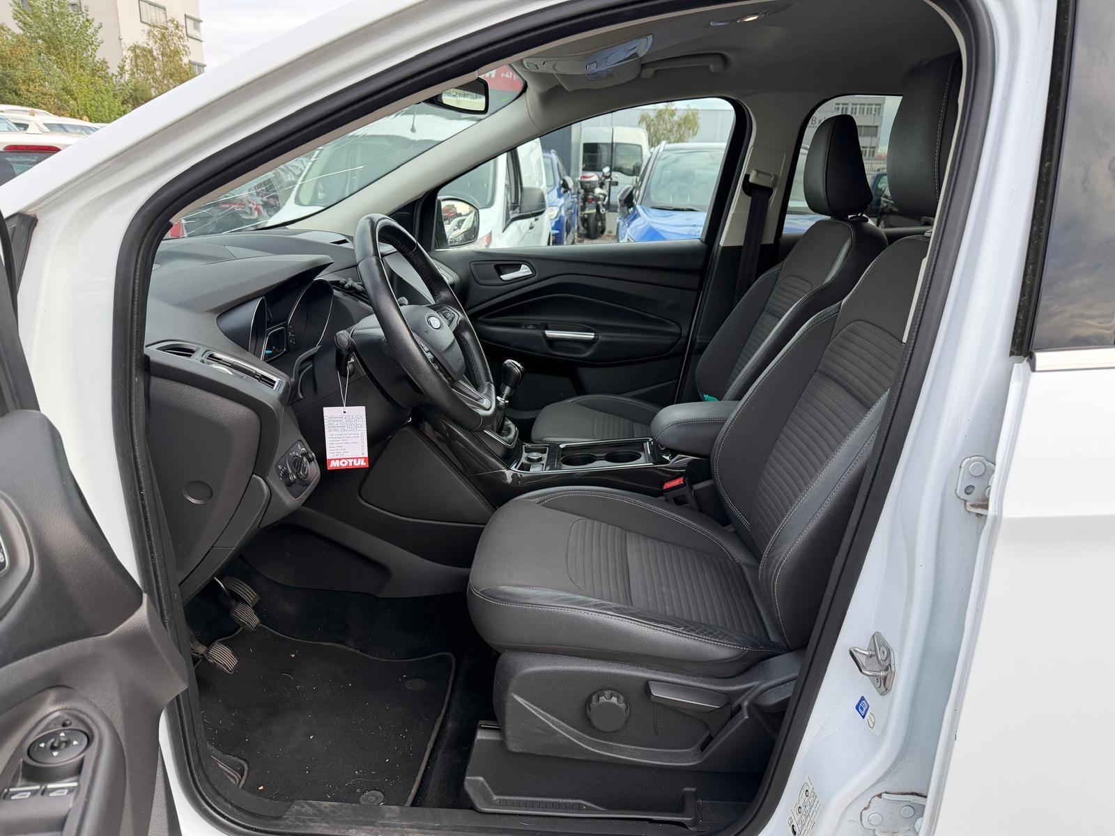 FORD Kuga 1.5 EcoB 150 Titanium 2WD-image-5