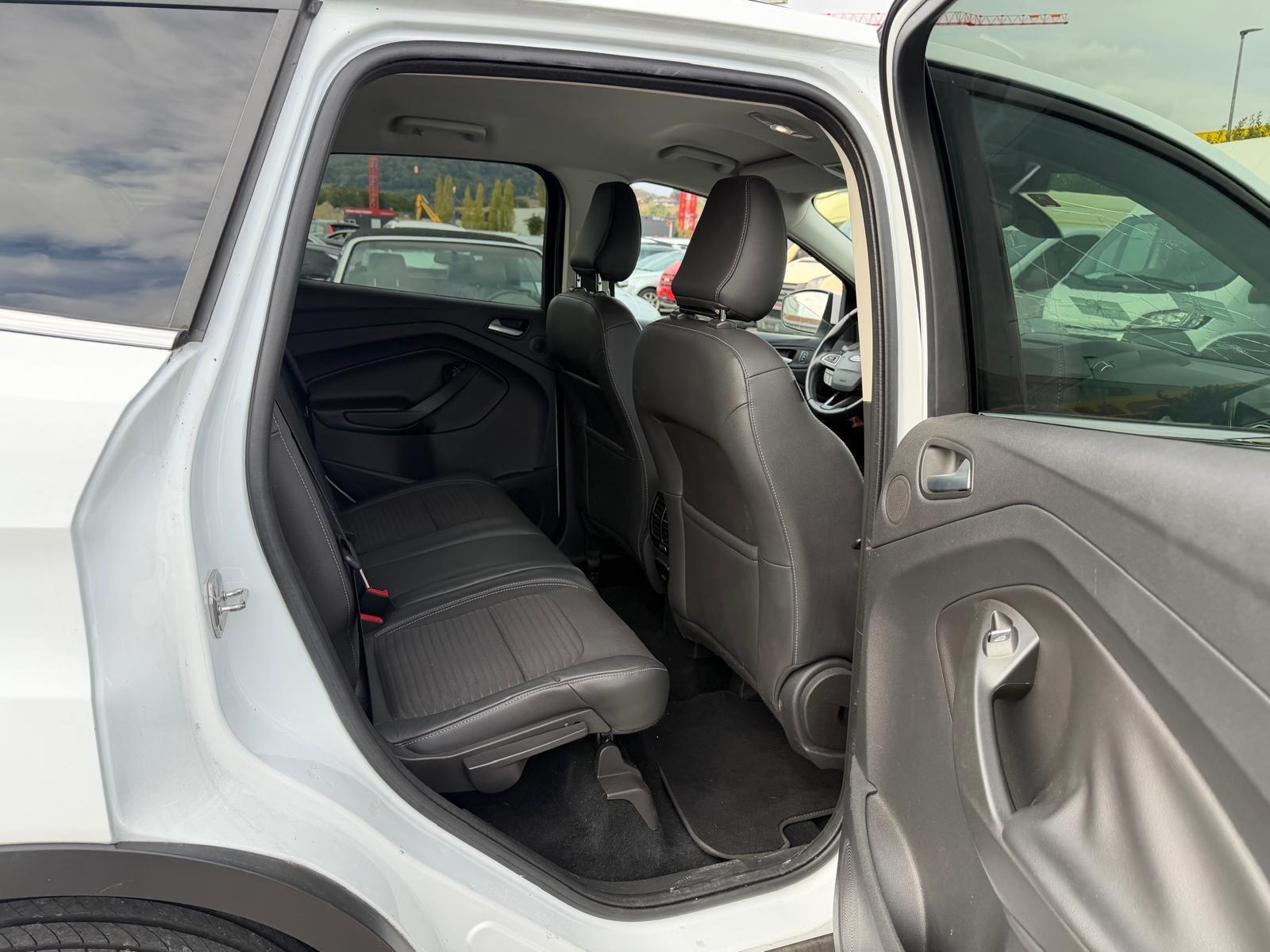 FORD Kuga 1.5 EcoB 150 Titanium 2WD-image-10