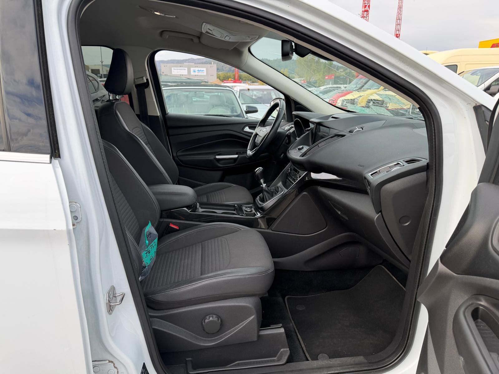 FORD Kuga 1.5 EcoB 150 Titanium 2WD-image-6