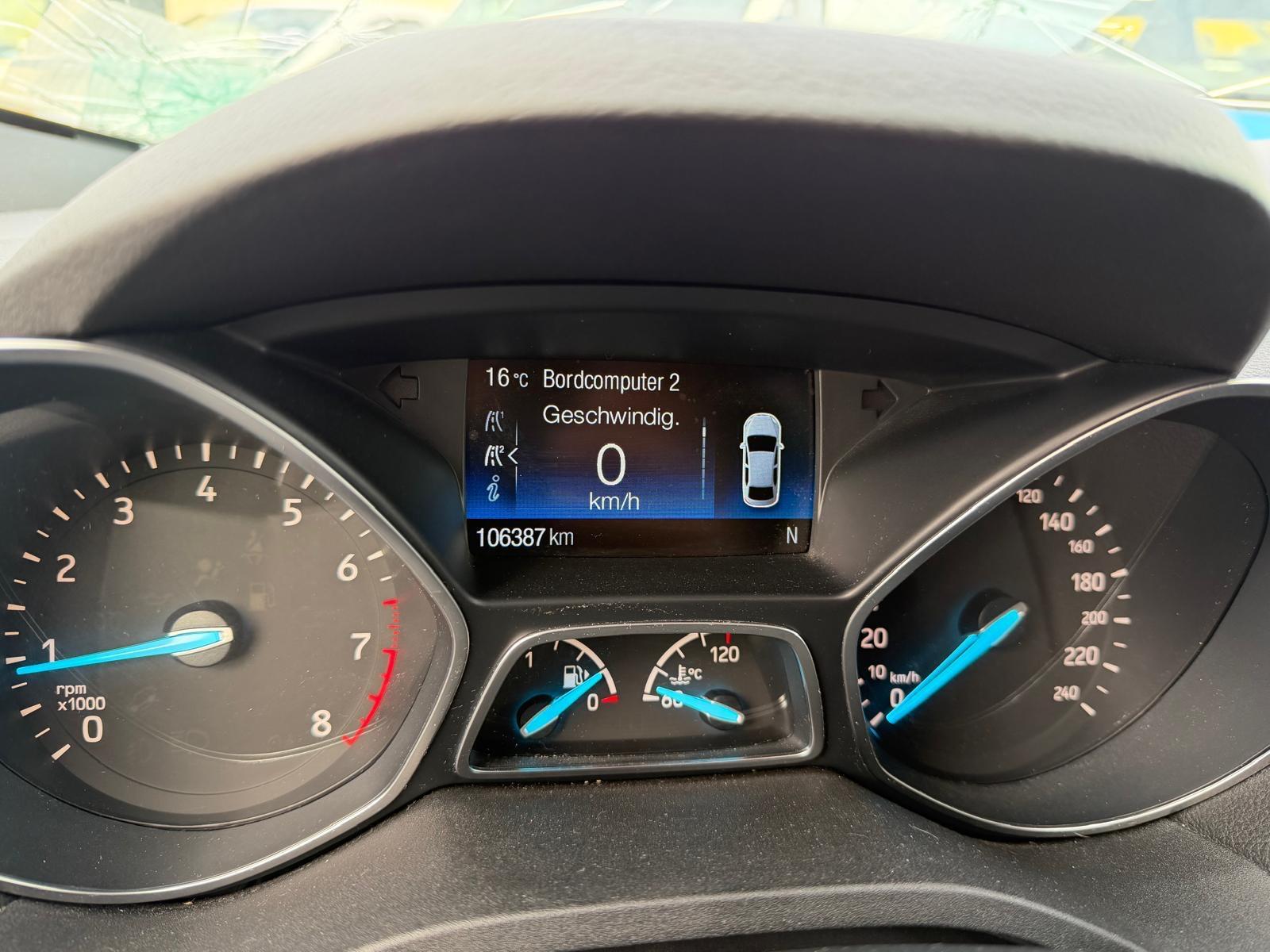 FORD Kuga 1.5 EcoB 150 Titanium 2WD-image-8