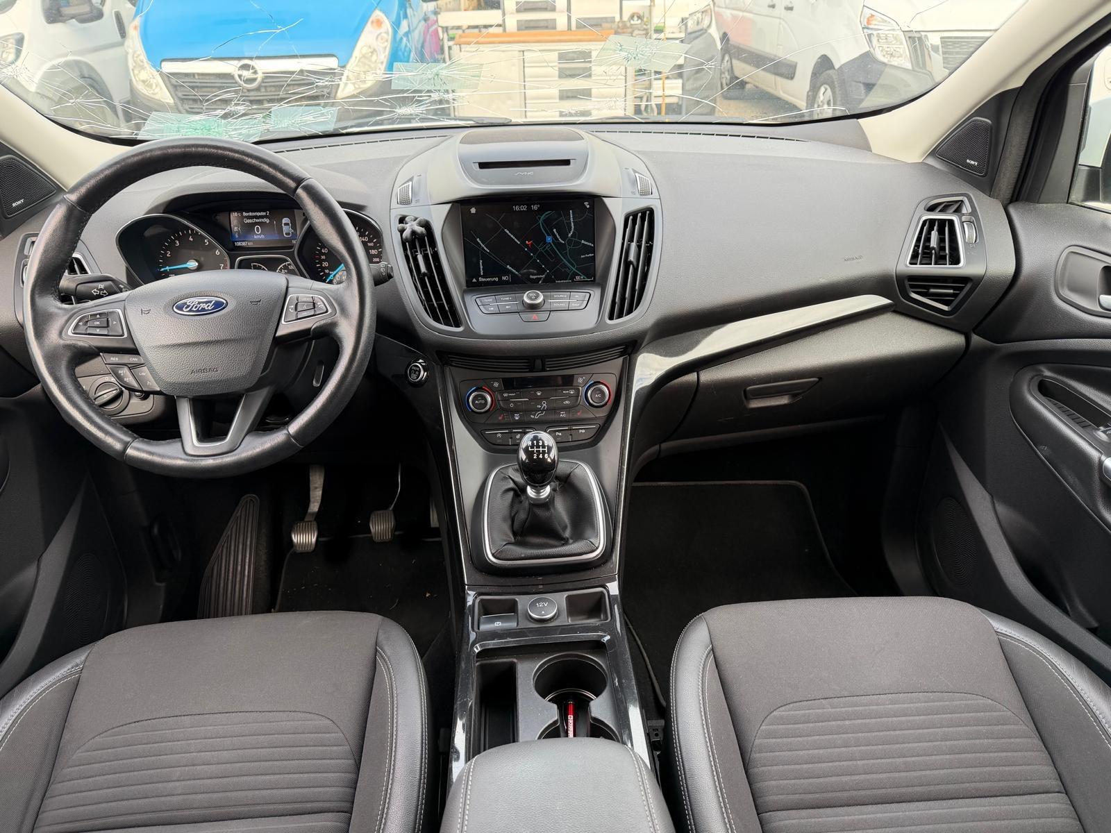 FORD Kuga 1.5 EcoB 150 Titanium 2WD-image-7