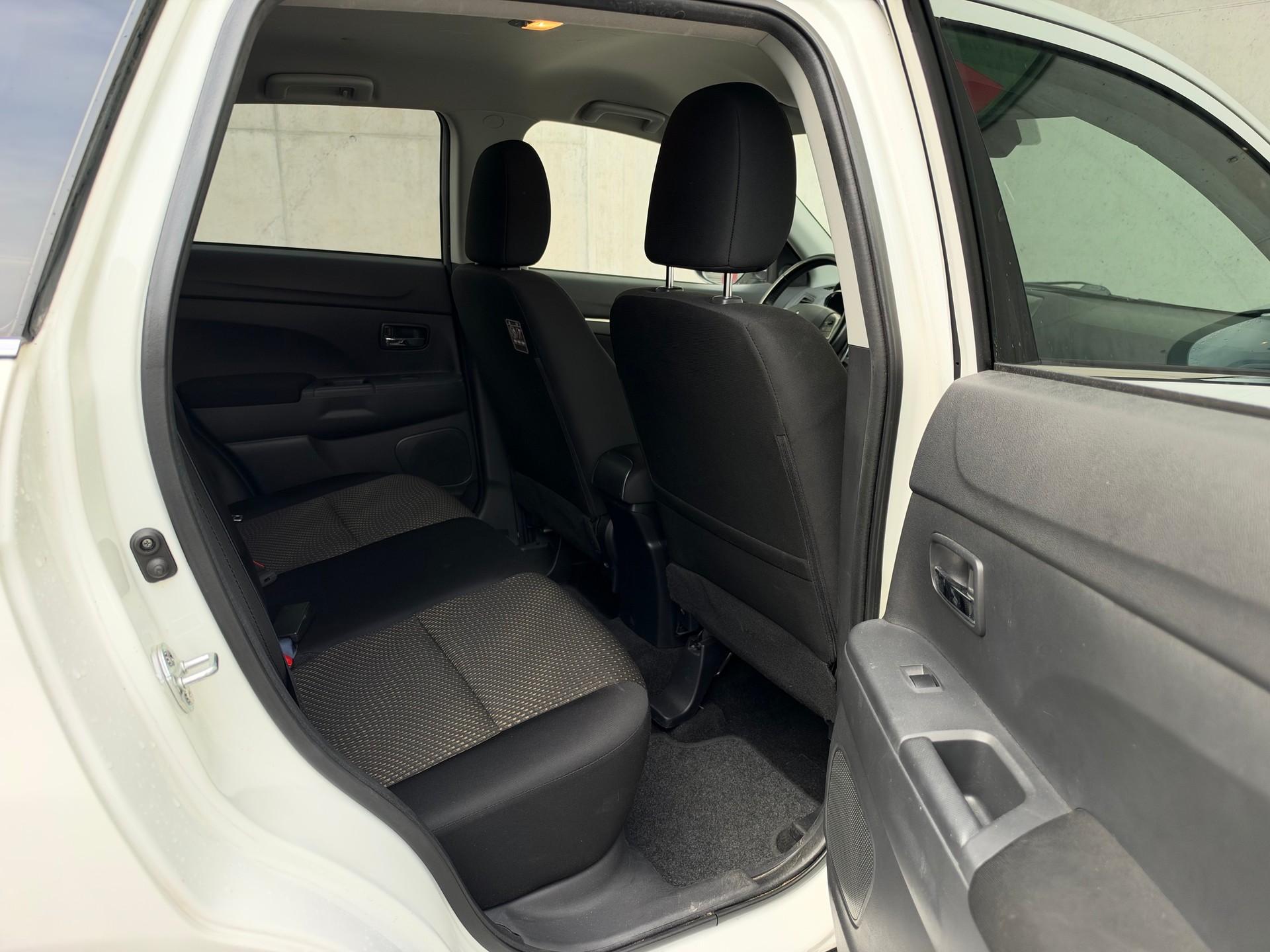 MITSUBISHI ASX 2.2 DID Navigator 4WD Automatic-image-11