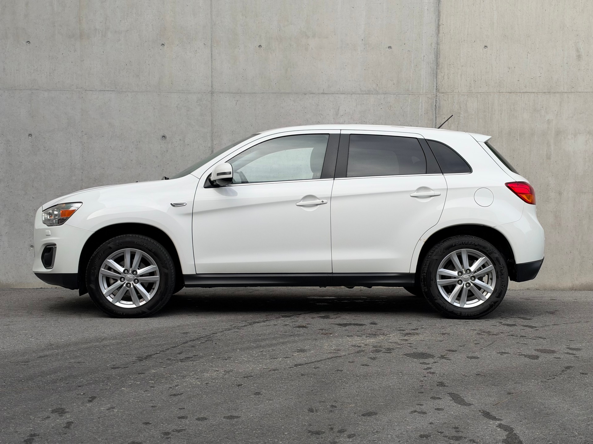 MITSUBISHI ASX 2.2 DID Navigator 4WD Automatic-image-3