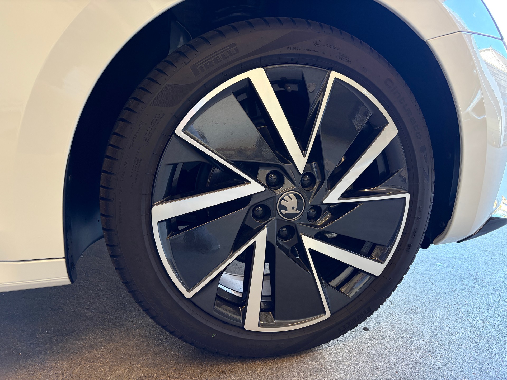 SKODA Octavia Kombi 1.5 TSI mHEV DSG Sportline SPORTSCHALENSITZE ANHÄNGEKUPPLUNG - HERSTELLERGARANTIE BIS 2029!-image-3
